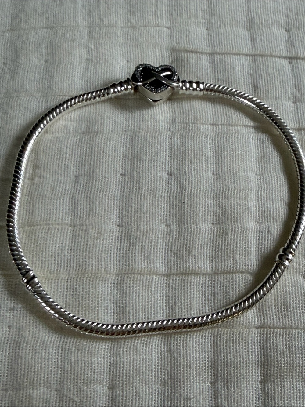 Pandora Snake Chain Bracelet with Heart Clasp 7.75 inches new he’s new no box